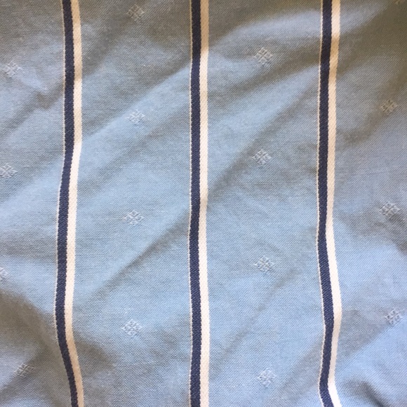 Button down - Picture 2 of 2